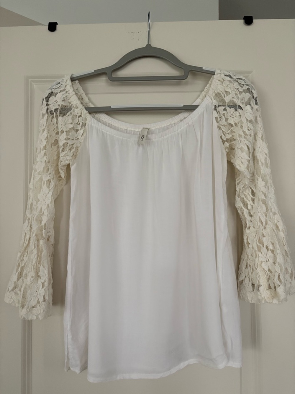 Elan Women's White Lace Sleeve off the shoulder Top